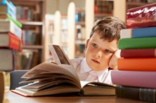 В Украине отсрочили проведение конкурса учебников