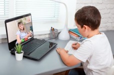 В части областей Украины возобновят обучение