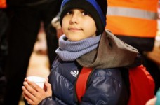 КМУ будет контролировать выезд за границу детей-сирот