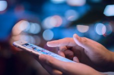 Украинцы могут искать работу за границей через телеграмм-канал