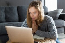 В Украине стартовал проект психологической поддержки «Поруч»