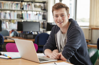 Ведущие вузы приглашают студентов на онлайн-обучение