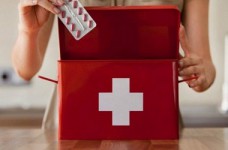 Что нужно иметь в аптечке семье с маленьким ребенком