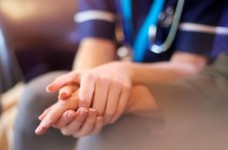 В Украине подготовили справочник для тех, кому нужна помощь