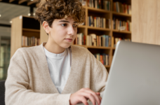 Абитуриенты должны подтвердить участие в ЗНО