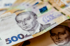 Украина получит средства на оплату труда педагогов