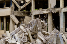 Оккупанты значительно повредили 1 800 учебных заведений