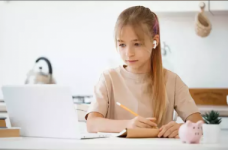 За период войны беженцами стали более 750 000 учеников 