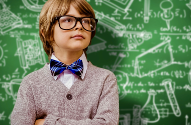 В Киеве начали прием заявлений в гимназии и лицеи