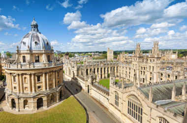 Магистрантам из Украины предлагают стипендии в Оксфорде