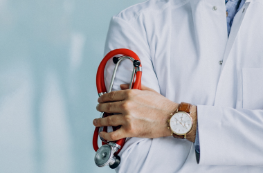 МОЗ: оплачивать медосмотр должен работодатель