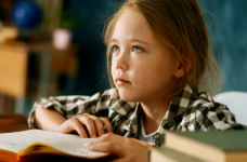 Школы организуют онлайн обучение по требованию родителей