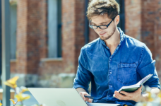 МОН: вузы самостоятельно определят даты начала обучения