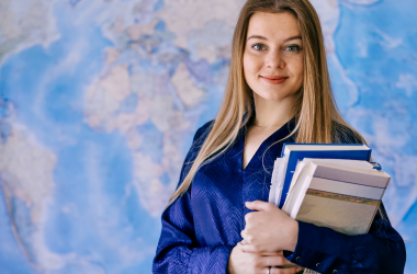 АИКОМ позволит упростить работу учителя, – Шкарлет