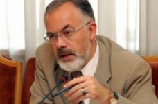 Табачник обещает, что в первый класс будут принимать без сертификатов