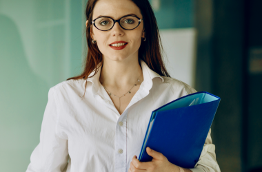 МОН планирует реформировать систему оплаты труда учителей