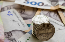 Правительство обеспечит своевременные зарплаты педагогам