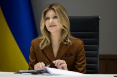 Наши ученики за границей должны учить украинские предметы, – Зеленская