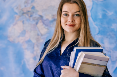 Учителя постепенно возвращаются в Украину 