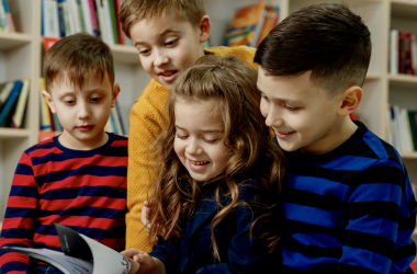 Почти 2 млн школьников учатся дистанционно