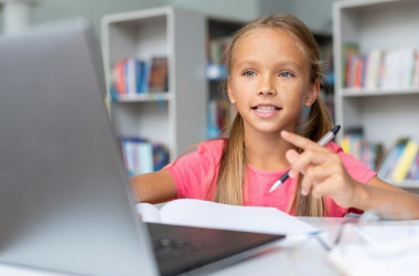 МОЗ нормировал длительность онлайн-уроков в течение дня