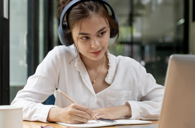 Более 5 тысяч школ работают дистанционно