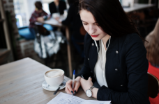 МОН просит иностранные вузы предоставить студентам отпуска