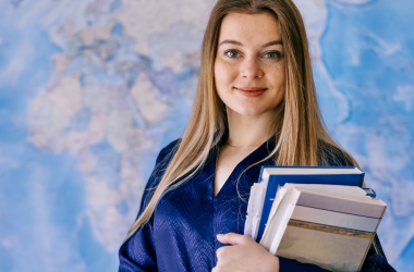 Учебный процесс проводят 520 тысяч педагогов