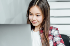 Украина обучает 100 тысяч учеников на оккупированной территории 