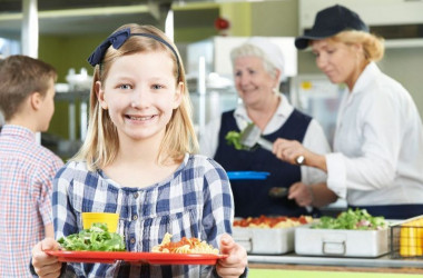 Школьное питание адаптируют к условиям военного времени