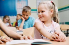 В Польше будут проверять посещение школ украинскими учениками