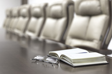 Должен ли директор УЦОКО иметь опыт работы в сфере образования?