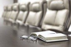 Должен ли директор УЦОКО иметь опыт работы в сфере образования?