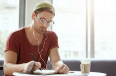 Радиодиктант в 2022 году имел средний уровень сложности