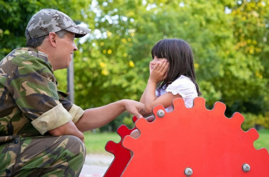 Прогулки на улице и разговоры с незнакомцами: правила поведения