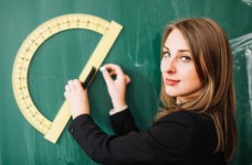 Педагогическую сертификацию распространят на учителей языка и математики 