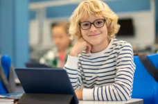 Правительство Кореи передало 6 тысяч планшетов