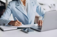 Выплачивать больничные и декретные будет Пенсионный фонд