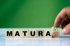 Польша планирует включить украинский язык в выпускные экзамены