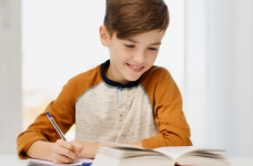 В большинстве украинских школ завершены зимние каникулы