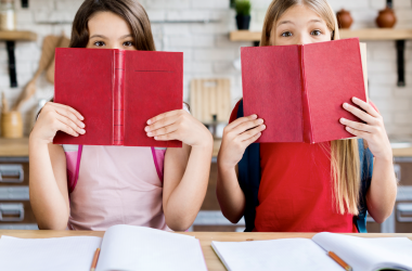 Дети, находясь за границей, не должны учиться параллельно