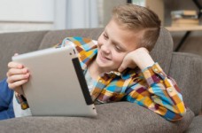 Как говорить с ребенком о безопасности общения онлайн?