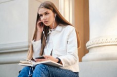 Смартфон упростит получение высшего образования для студентов