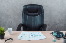 Старые ректоры продолжают возглавлять новые вузы