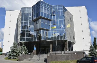 В Киеве на ремонт школьных укрытий списали полмиллиона грн