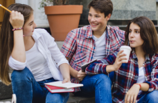 История и иностранный станут обязательными экзаменами 