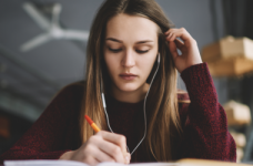 Льготы и конкурсы при поступлении содержат высокие коррупционные риски 