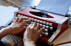 Министр просит проверить свою диссертацию на плагиат