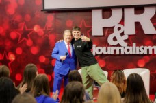 В Университете культуры абитуриенты общались со звездными преподавателями