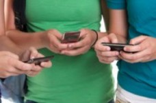 В школу без "мобилок" - требование чешских учителей